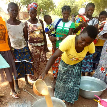 contribuisci all'acquisto di ALIMENTI LOCALI per la preparazione di farinate contro la malnutrizione in Burkina Faso - immagine